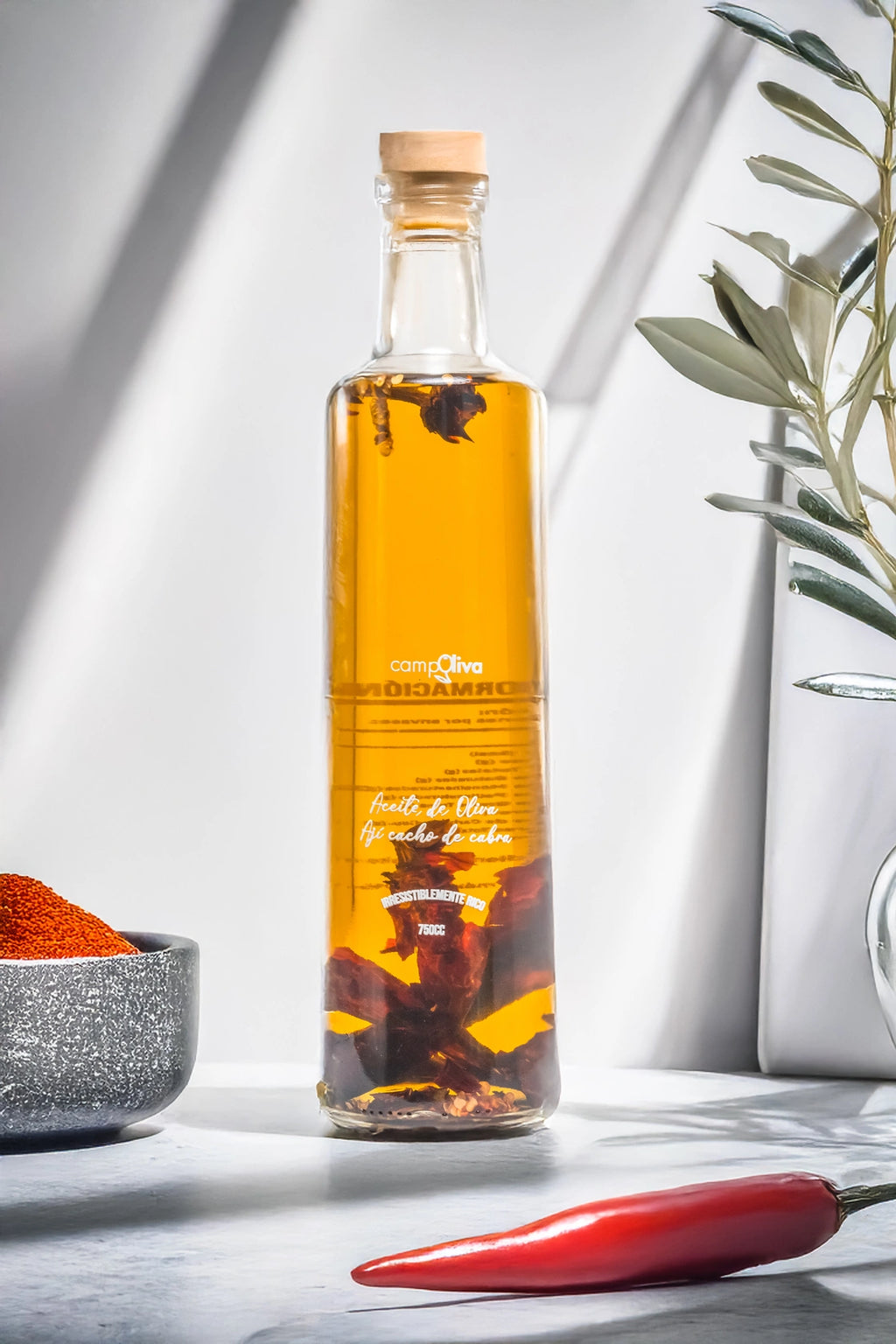 Aceite de Oliva Con Ají Cacho de Cabra 100% Natural