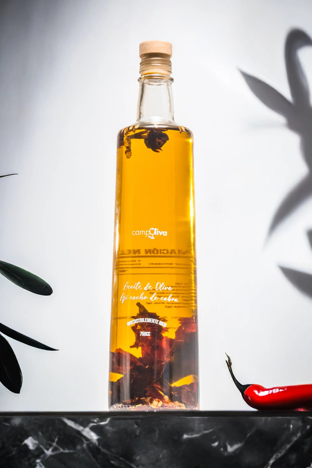Aceite de Oliva Con Ají Cacho de Cabra 100% Natural